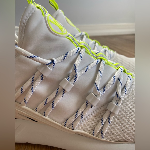 Louis Vuitton Fastlane Classic Sneakers in Men's Size 9.5 White - Picture 7 of 15